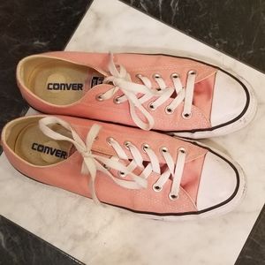 Converse Pink. Size 9